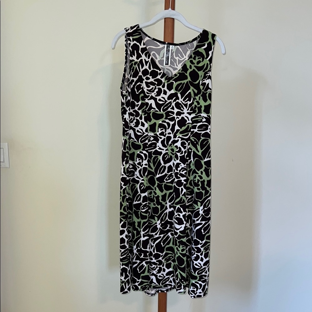 Julian Taylor Brown and White Dress V-Neck with Green 3/4 Length Jacket